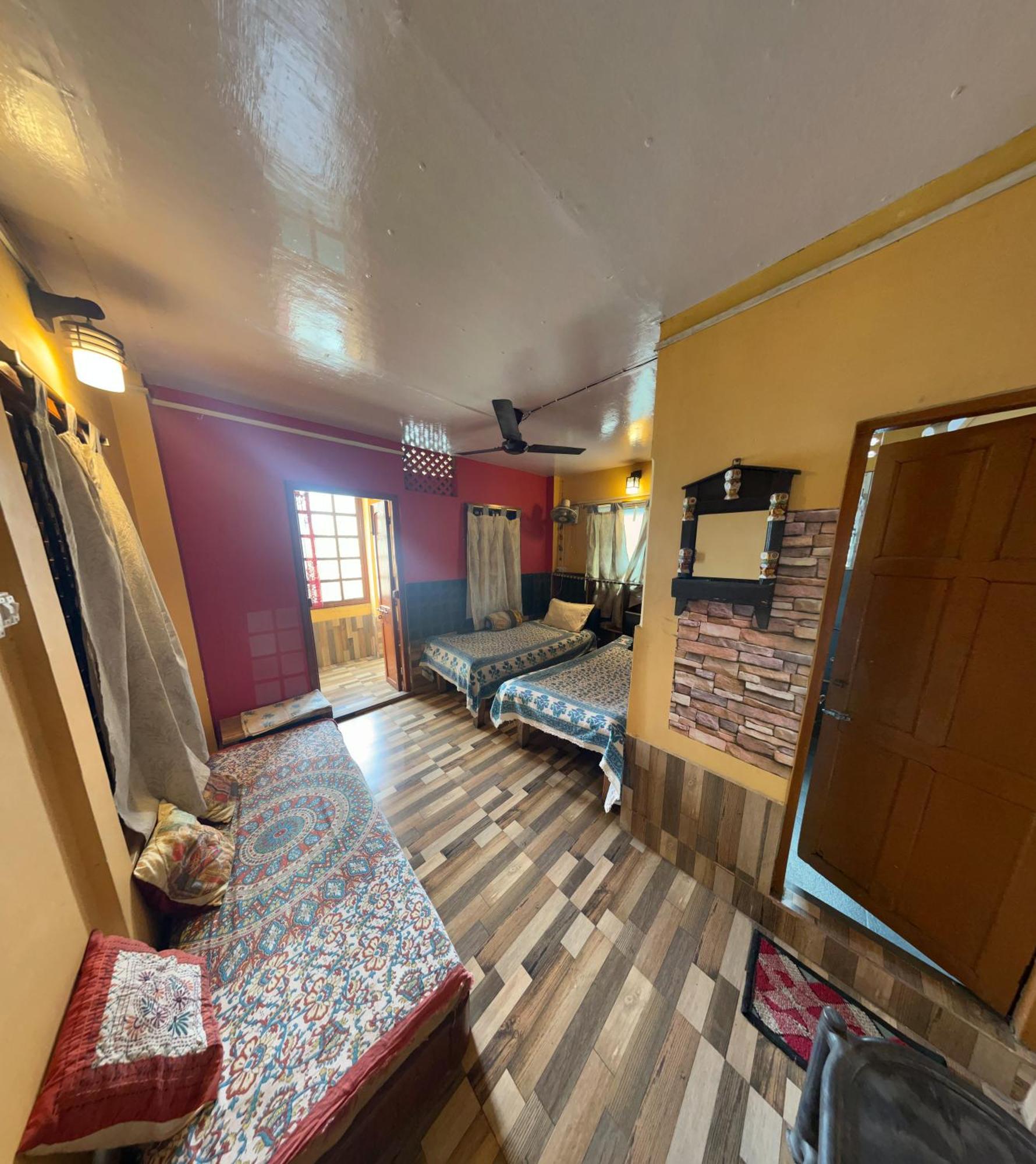 Calcutta Backpackers Homestay- For Travellers And Backpackers Zewnętrze zdjęcie
